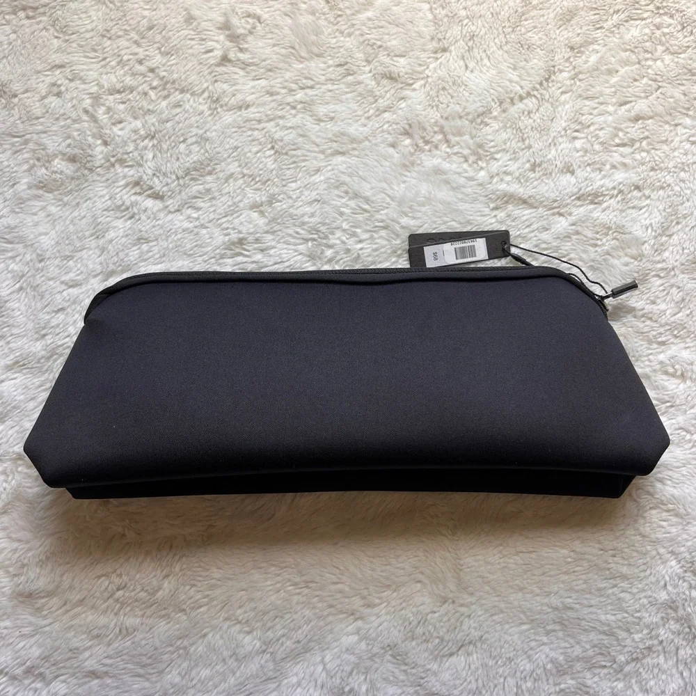 Skims Neoprene Large Pouch Onyx Black Embossed Logo Zippered Cosmetic Bag NEW